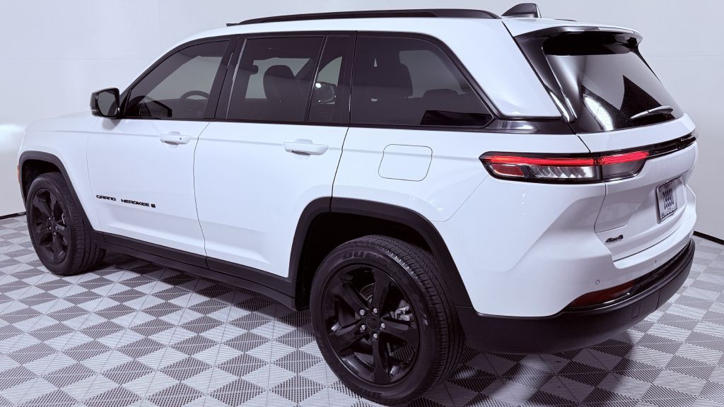 2023 Jeep Grand Cherokee Image 5