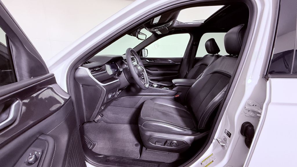 2023 Jeep Grand Cherokee Image 8