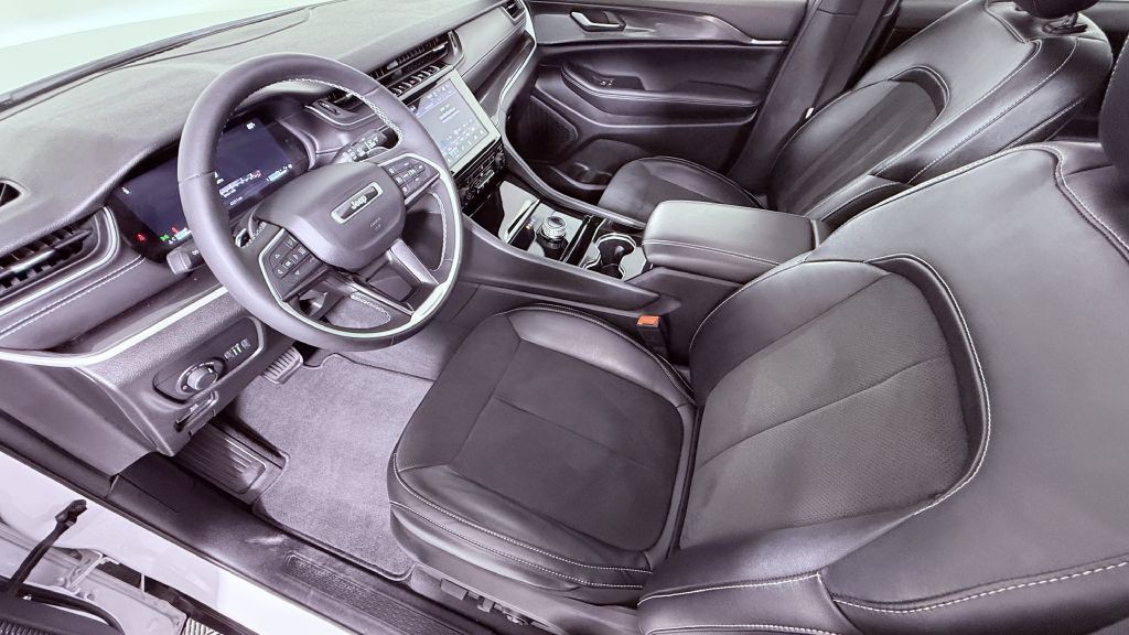2023 Jeep Grand Cherokee Image 16
