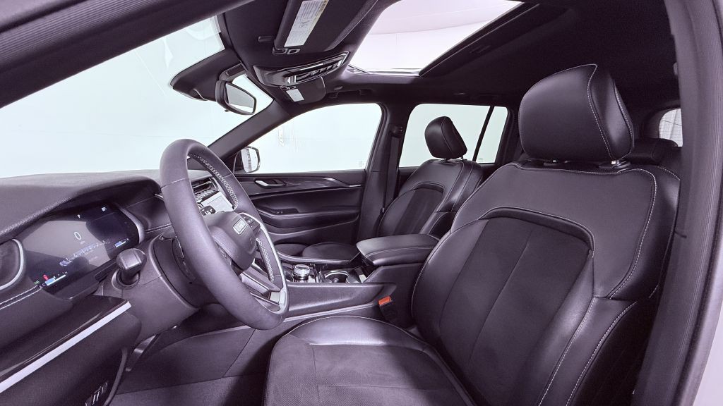 2023 Jeep Grand Cherokee Image 18