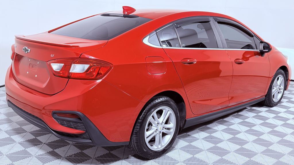2017 Chevrolet Cruze Image 3