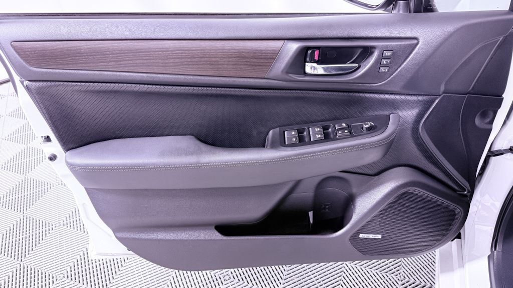 2016 Subaru Legacy Image 10