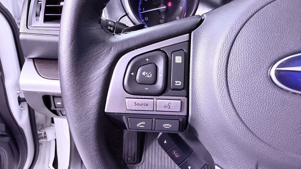 2016 Subaru Legacy Image 14
