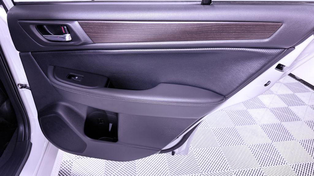 2016 Subaru Legacy Image 25