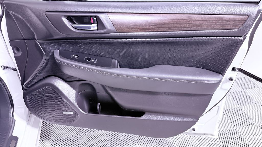 2016 Subaru Legacy Image 27