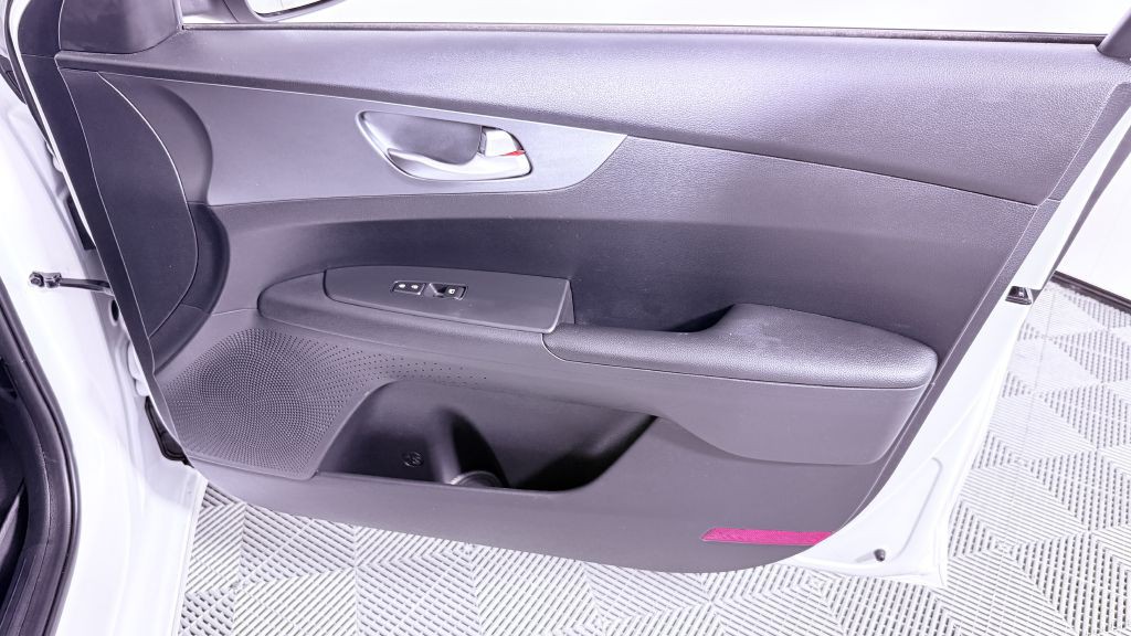 2021 Kia Forte Image 15