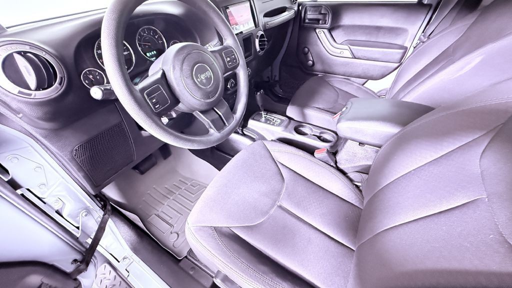 2014 Jeep Wrangler Image 13