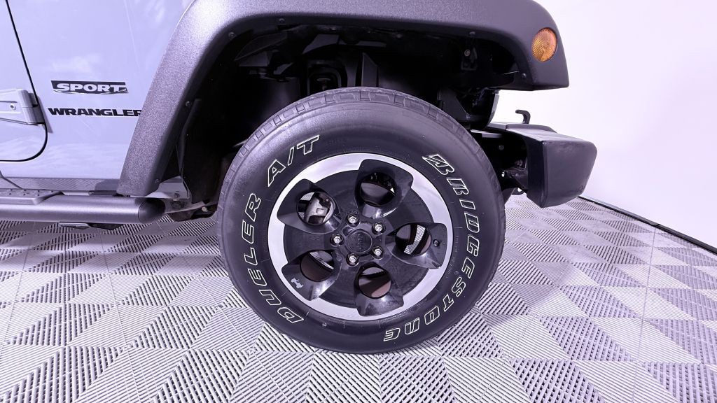 2014 Jeep Wrangler Image 19
