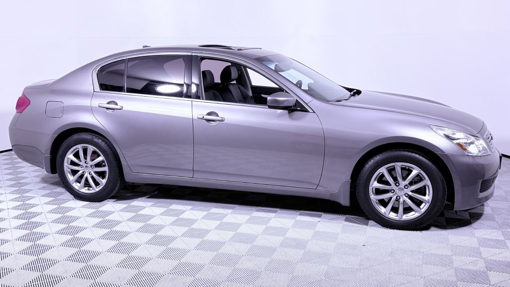 2009 INFINITI G37 Image 2