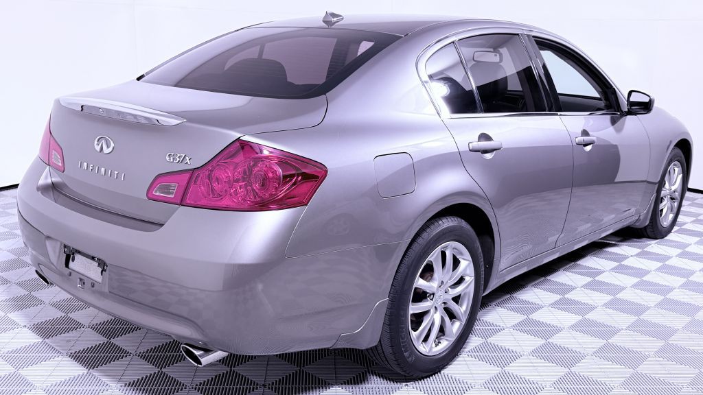 2009 INFINITI G37 Image 3