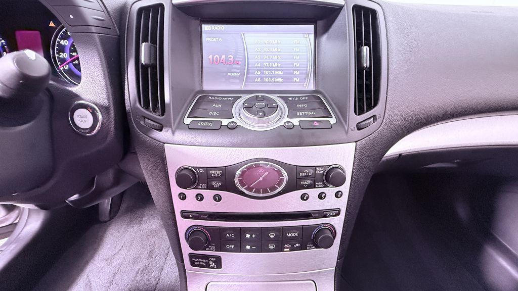 2009 INFINITI G37 Image 12