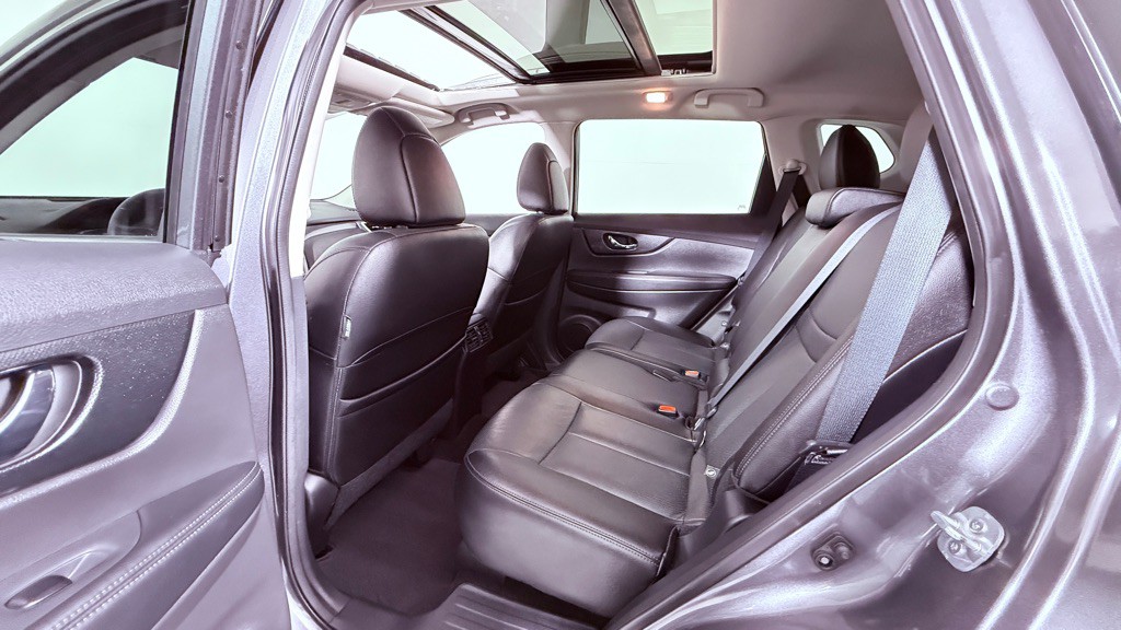 2016 Nissan Rogue Image 17