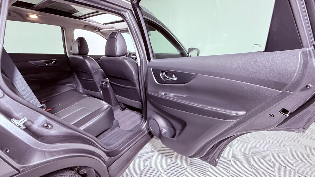 2016 Nissan Rogue Image 21