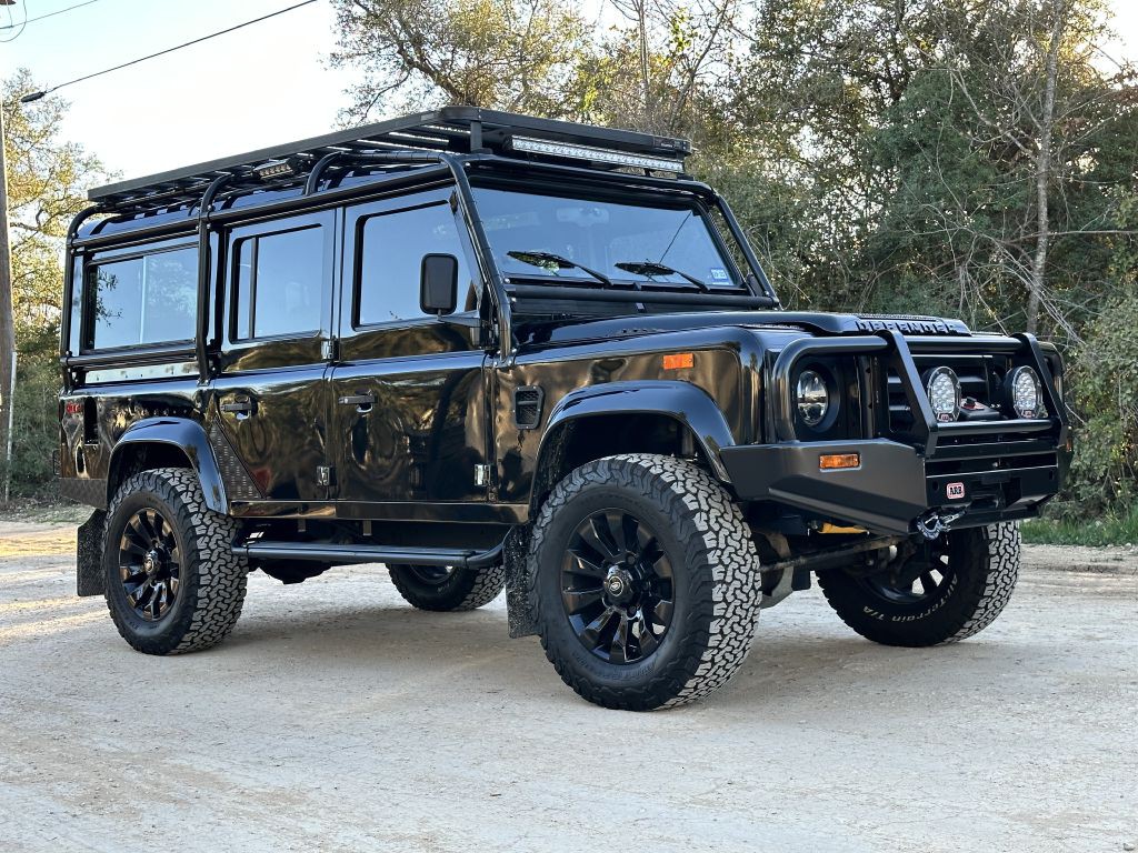 1993 Land Rover Defender Image 2