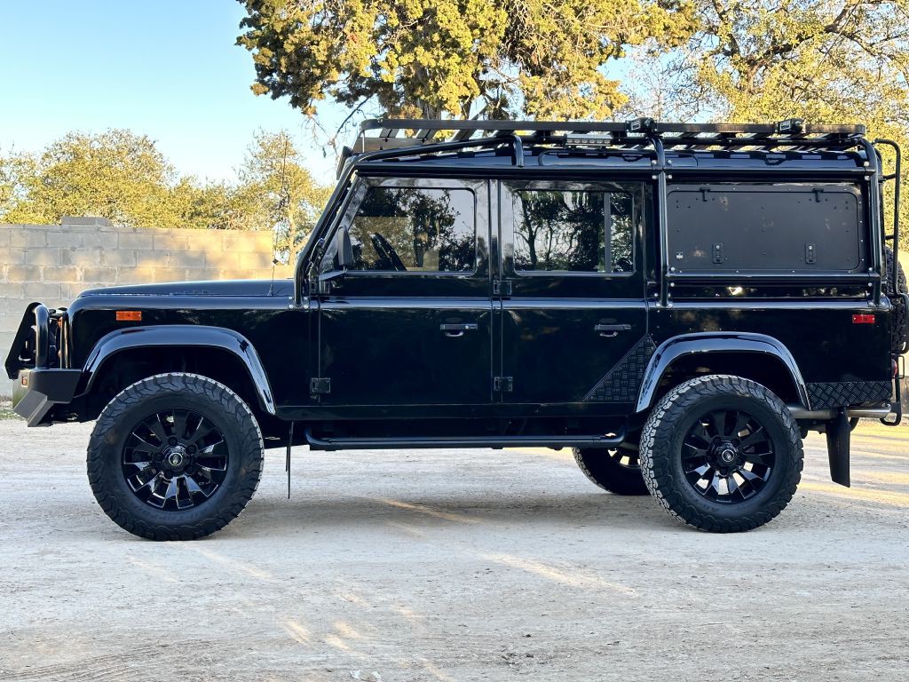 1993 Land Rover Defender Image 6
