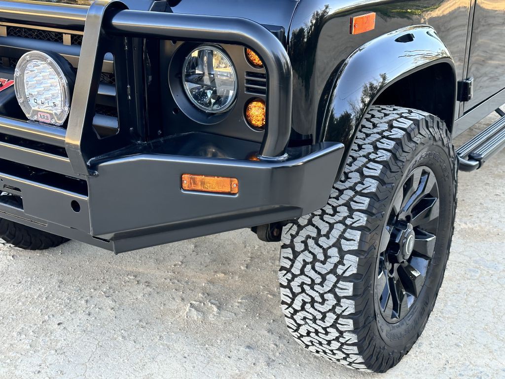 1993 Land Rover Defender Image 9