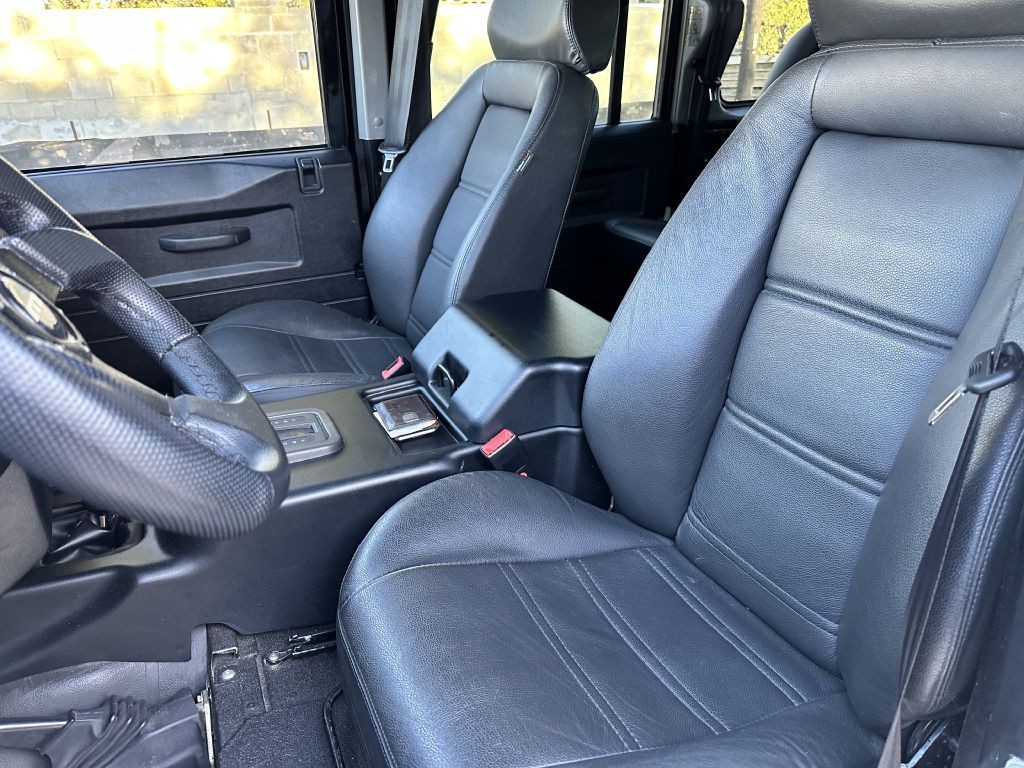 1993 Land Rover Defender Image 10