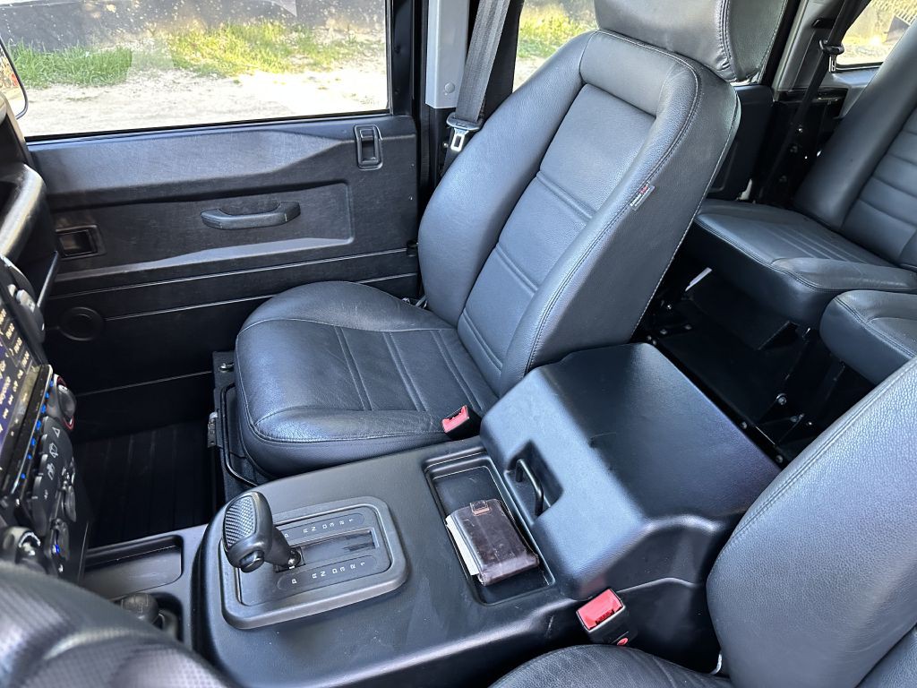 1993 Land Rover Defender Image 15