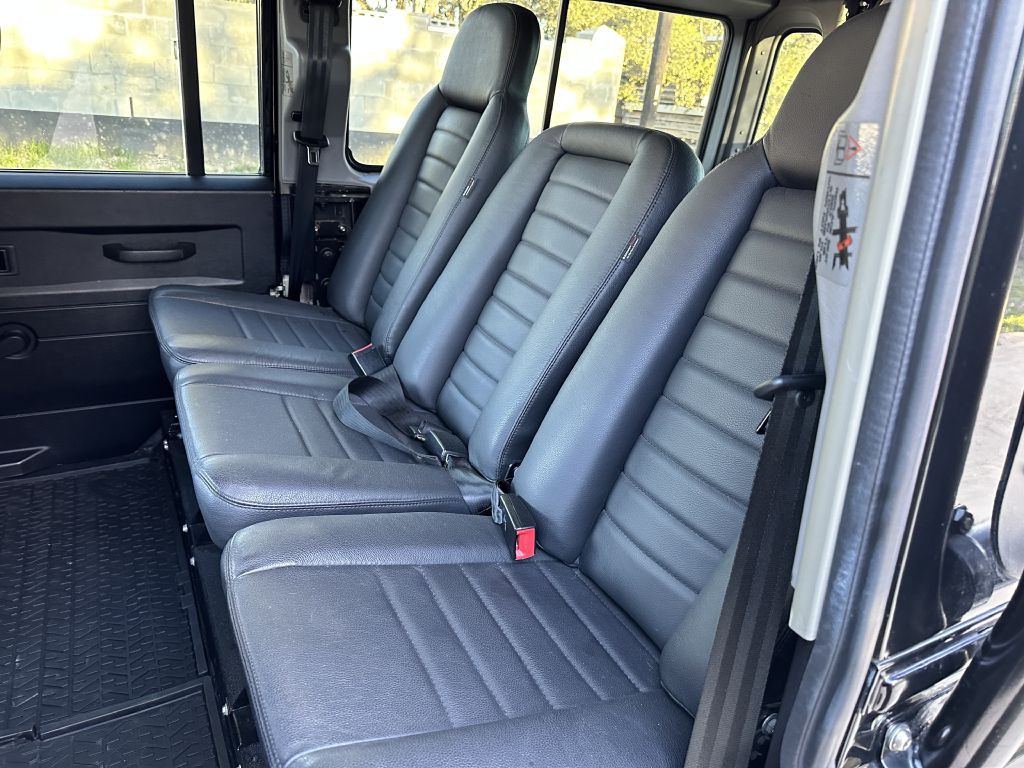 1993 Land Rover Defender Image 21