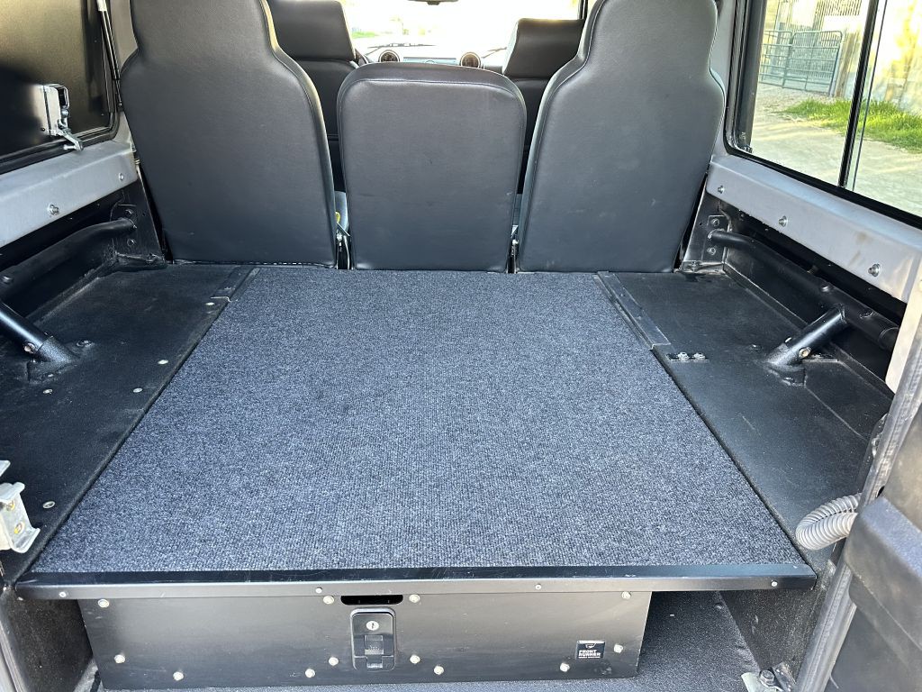 1993 Land Rover Defender Image 36