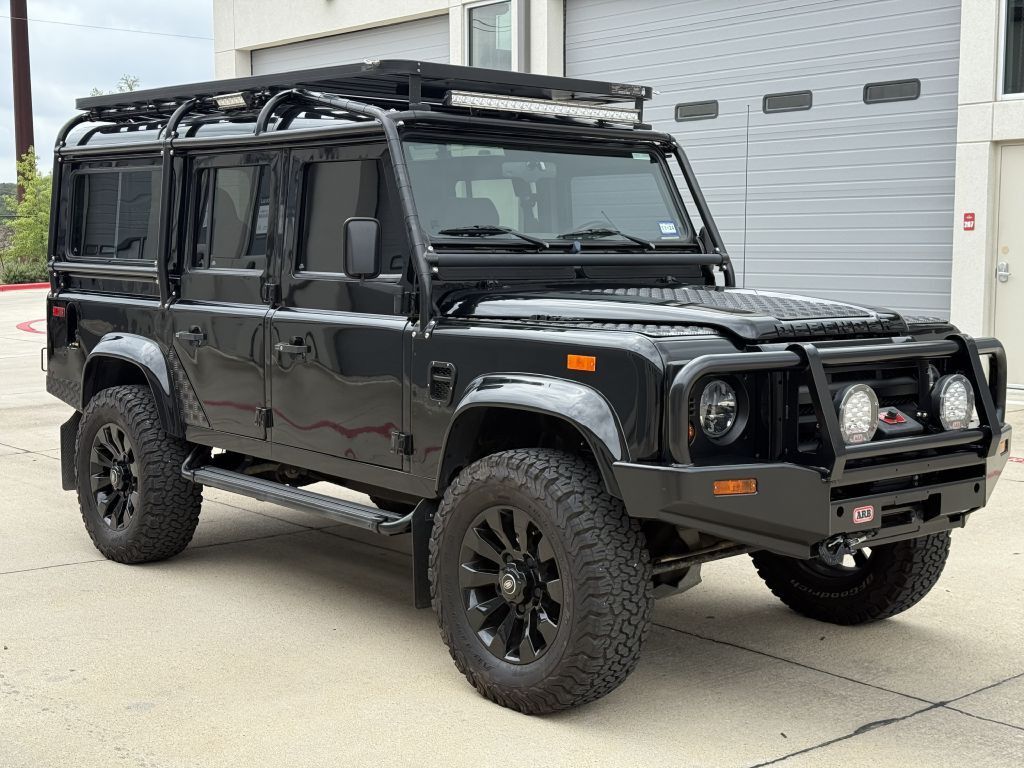 1993 Land Rover Defender Image 1
