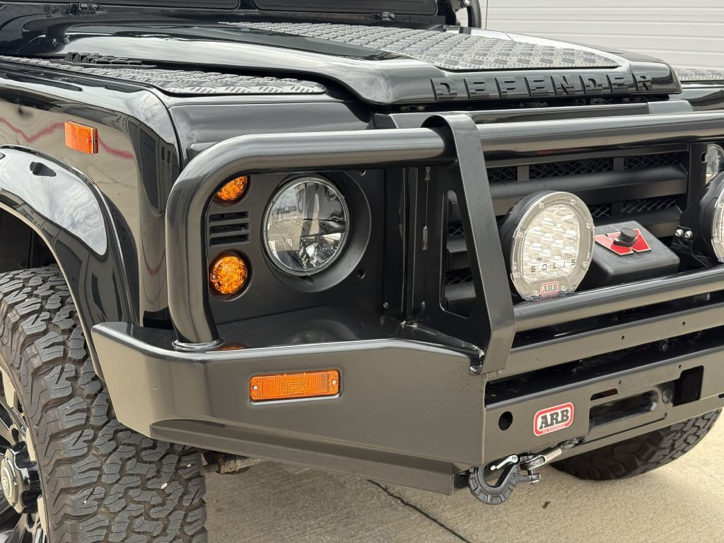 1993 Land Rover Defender Image 2
