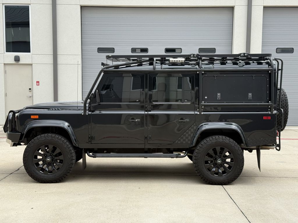 1993 Land Rover Defender Image 9