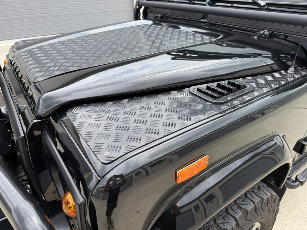 1993 Land Rover Defender Image 11