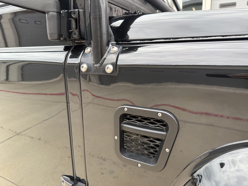 1993 Land Rover Defender Image 16