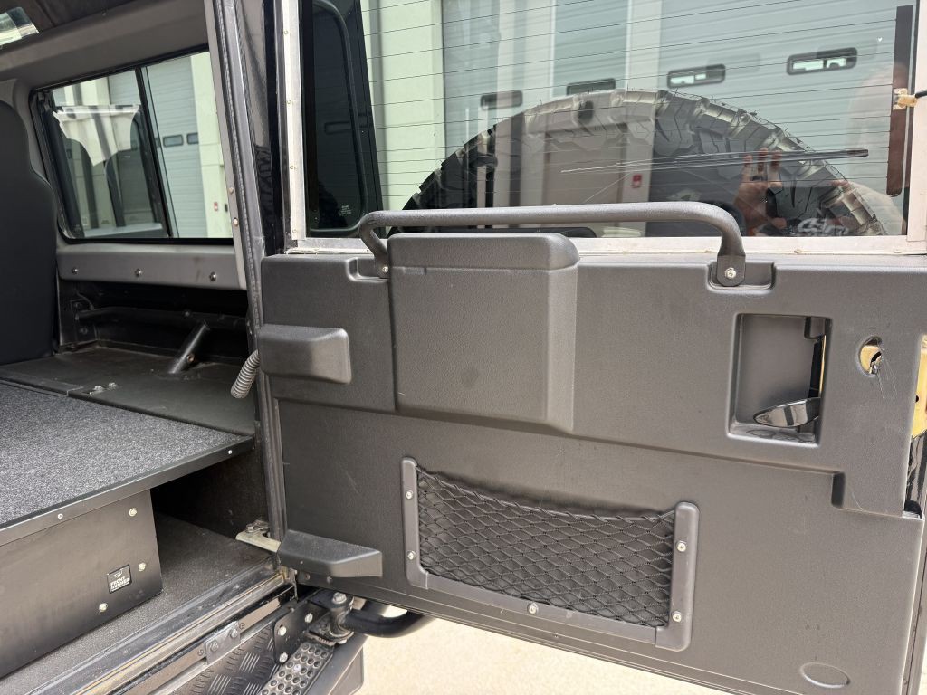 1993 Land Rover Defender Image 23