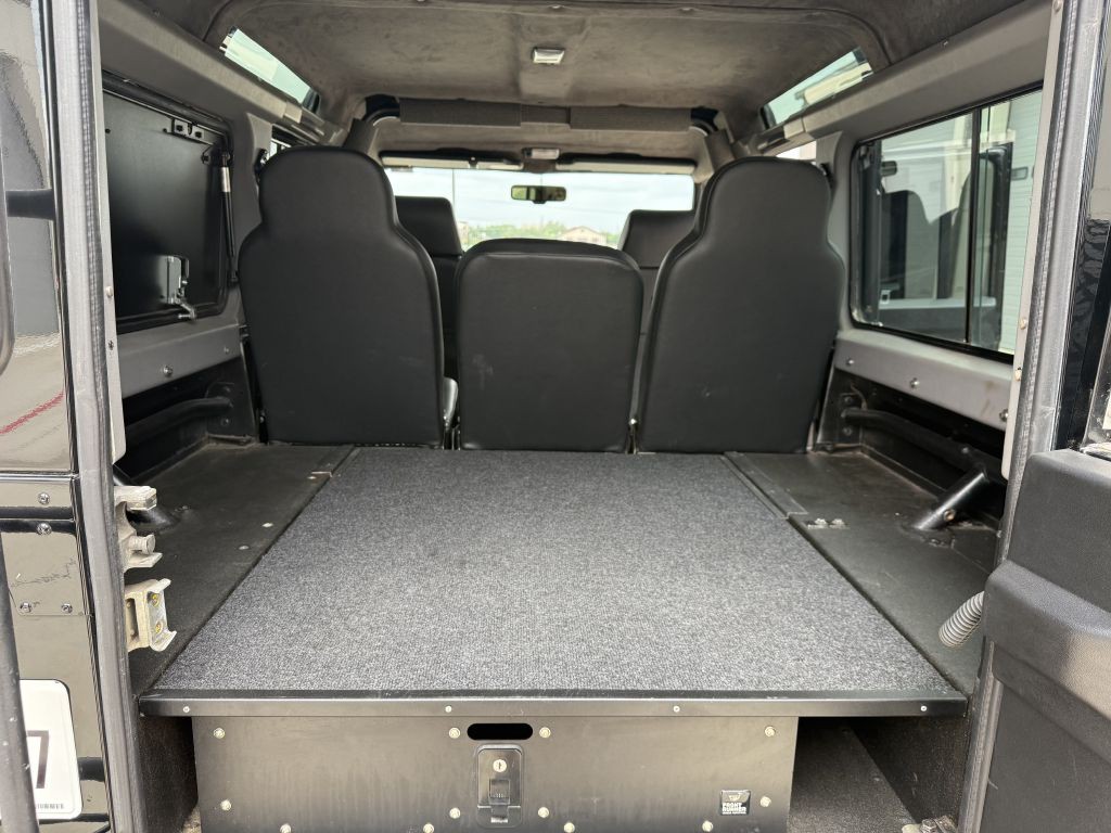 1993 Land Rover Defender Image 24