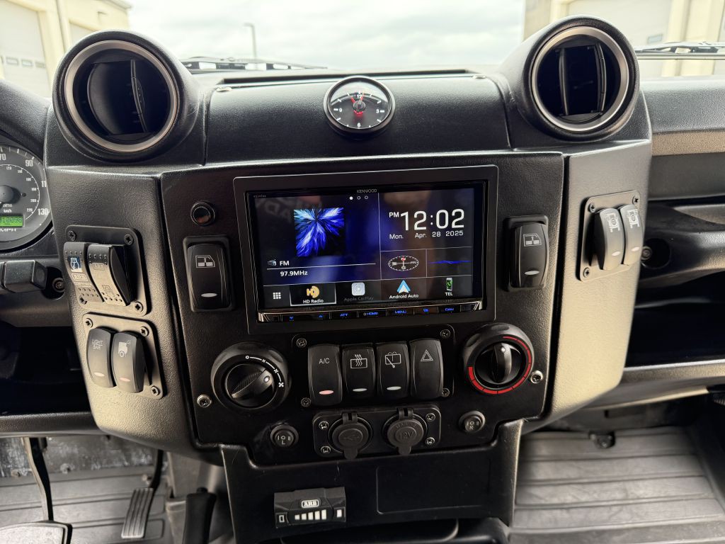 1993 Land Rover Defender Image 32