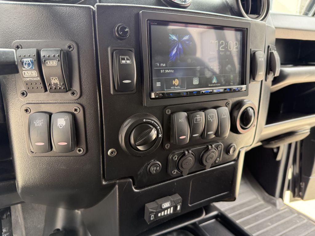 1993 Land Rover Defender Image 33