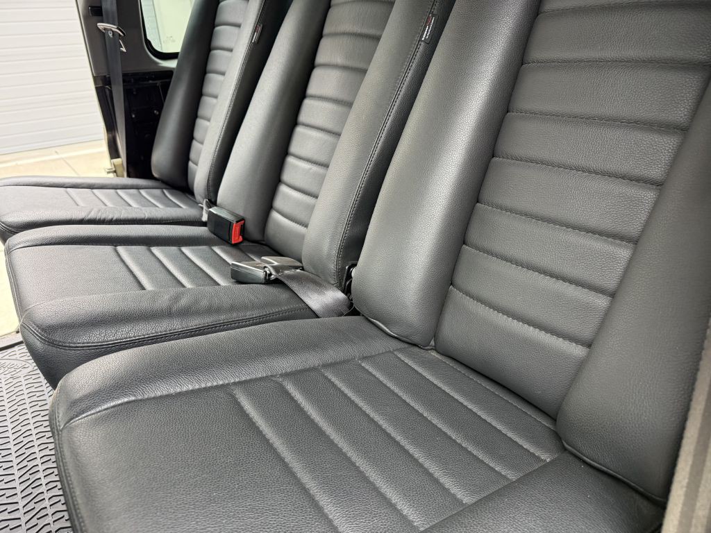 1993 Land Rover Defender Image 40