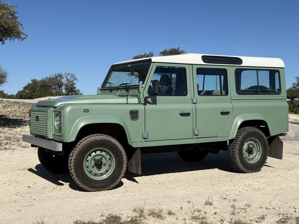 1992 Land Rover Defender Image 2
