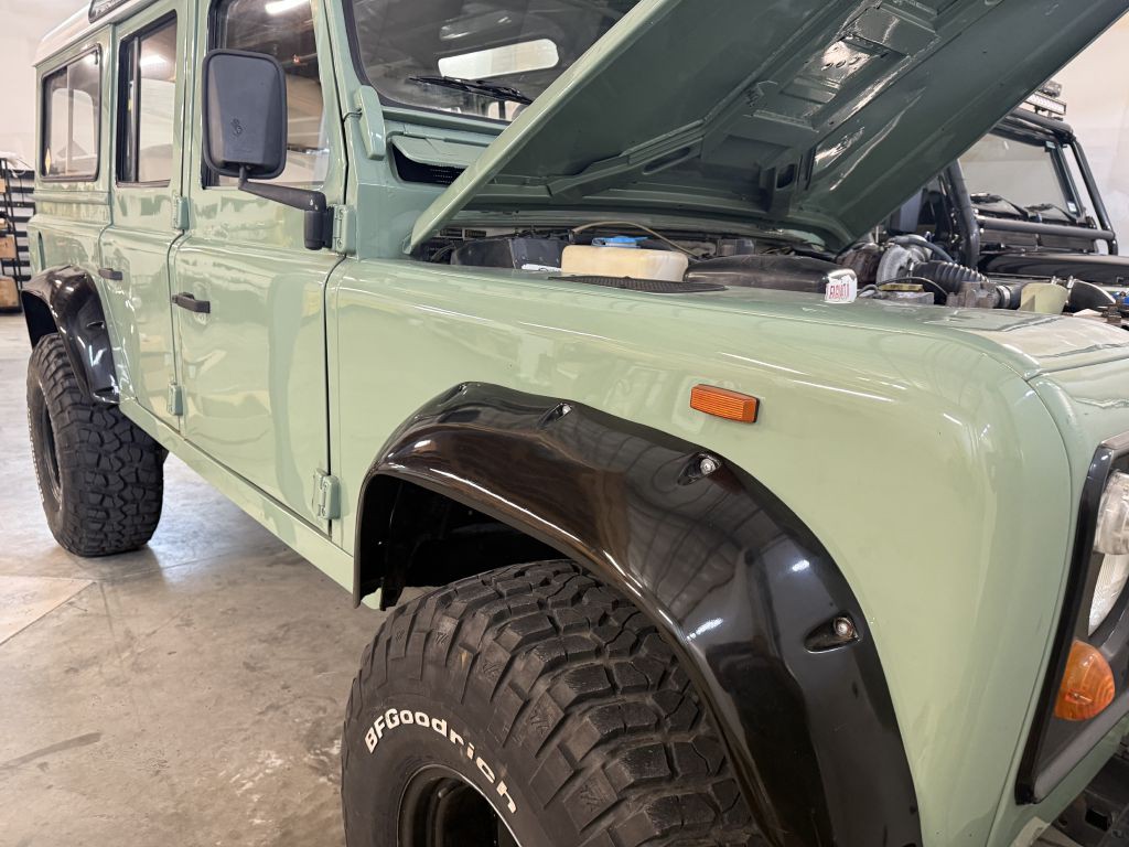 1993 Land Rover Defender Image 13