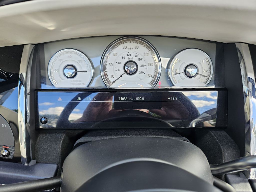 2018 Rolls-Royce Dawn Image 32