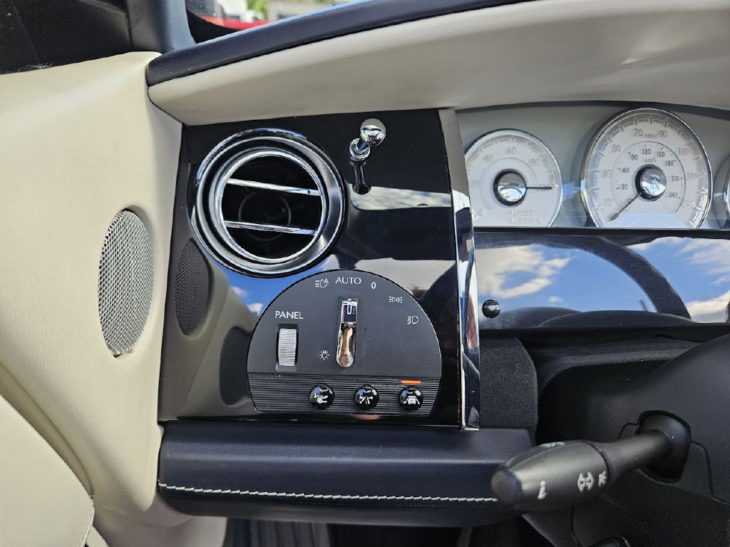 2018 Rolls-Royce Dawn Image 33