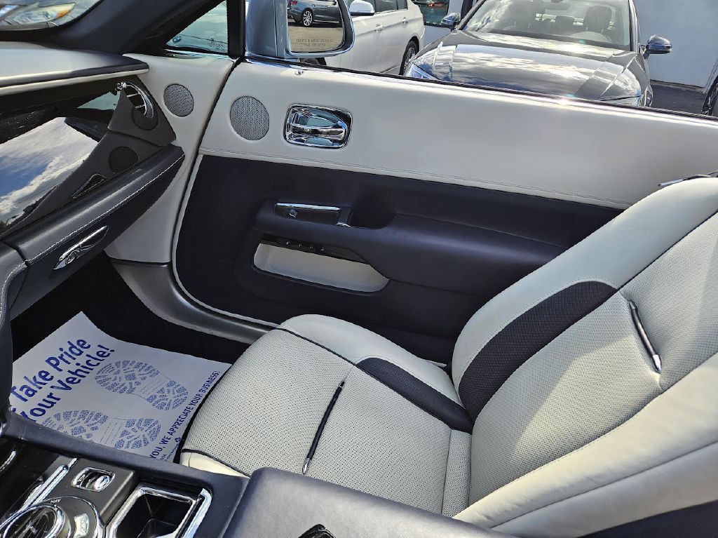2018 Rolls-Royce Dawn Image 37