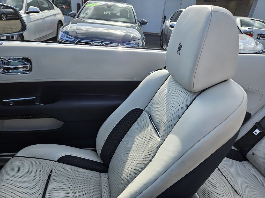 2018 Rolls-Royce Dawn Image 38