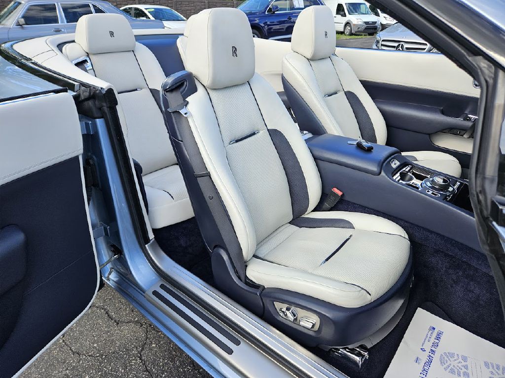 2018 Rolls-Royce Dawn Image 57