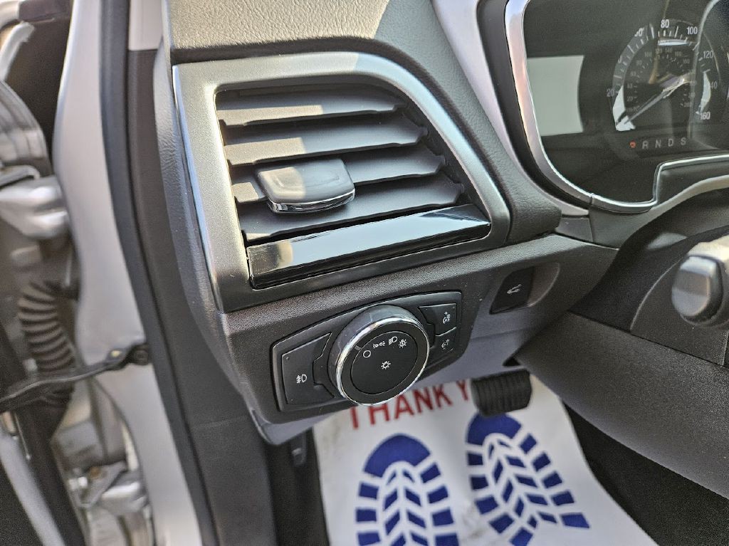 2016 Ford Fusion Image 25