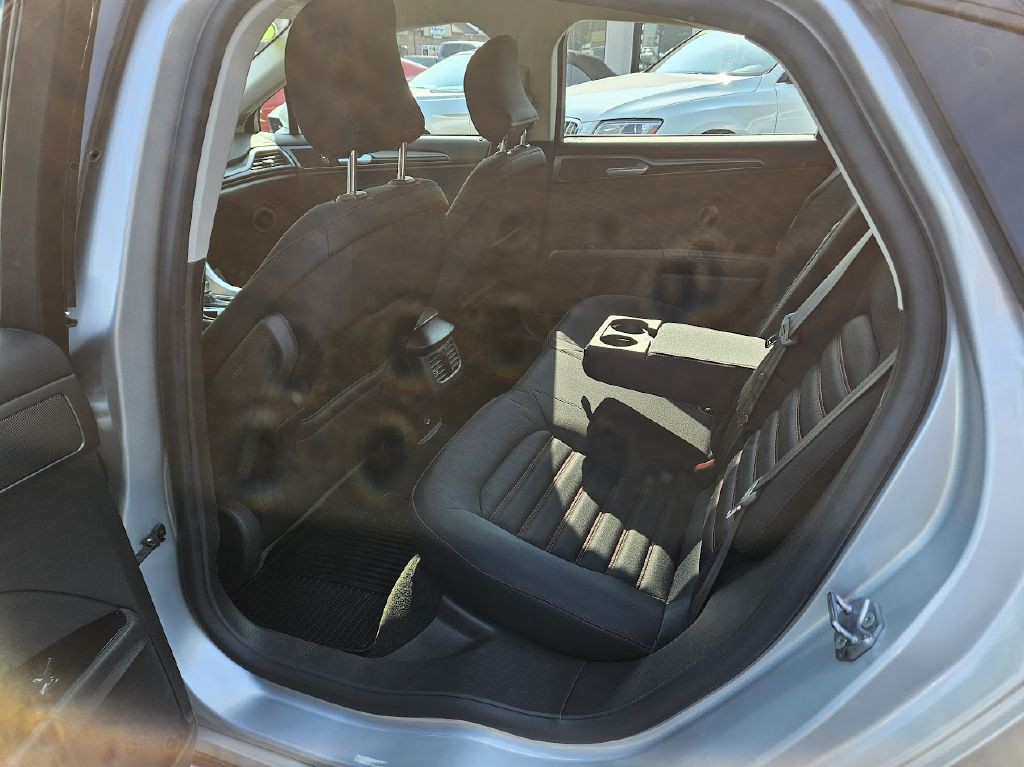 2016 Ford Fusion Image 36