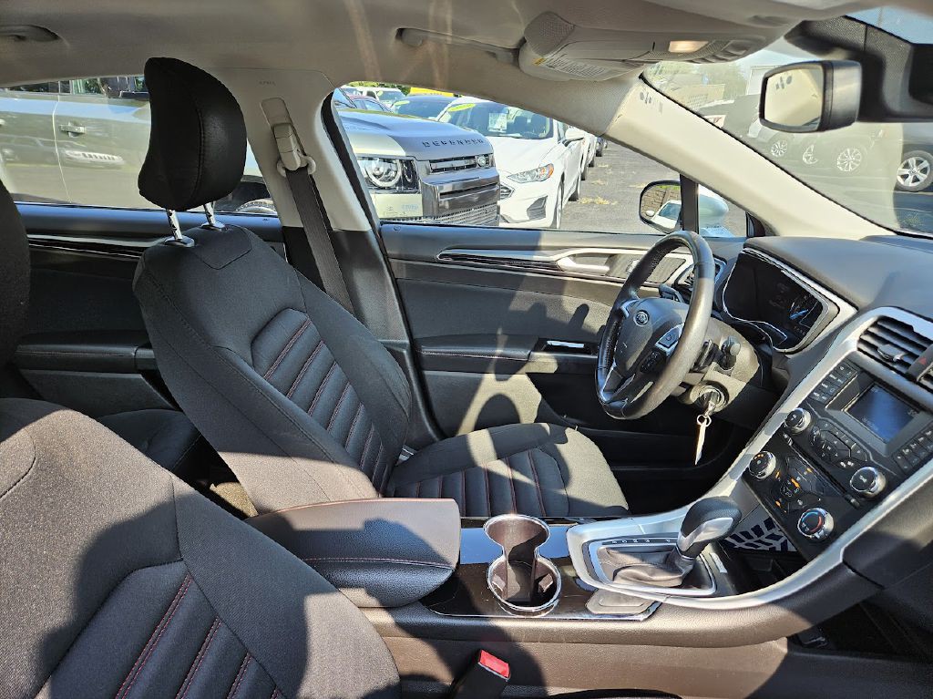 2016 Ford Fusion Image 40