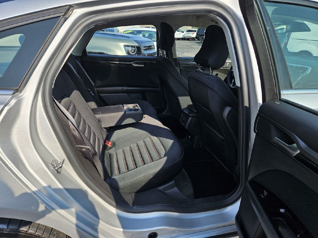 2016 Ford Fusion Image 43
