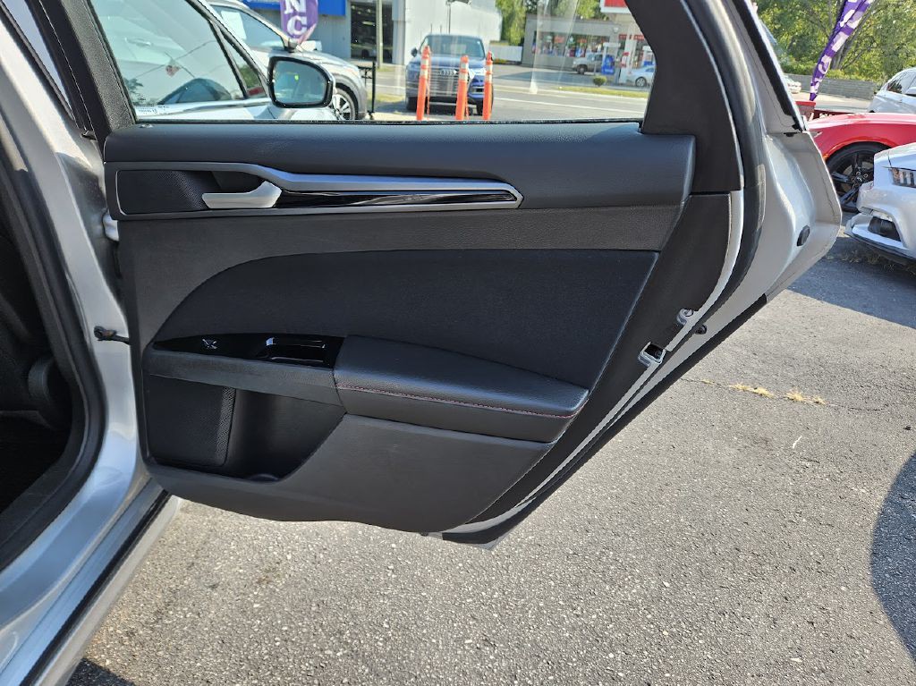 2016 Ford Fusion Image 47