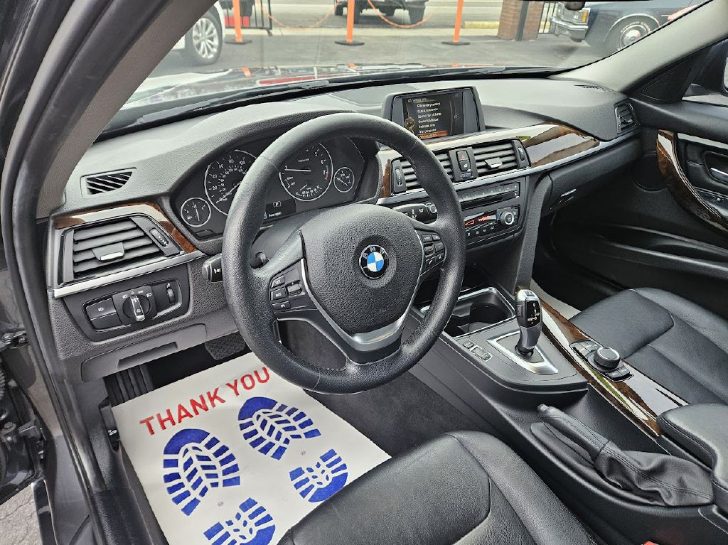 2015 BMW 3 Series Image 15