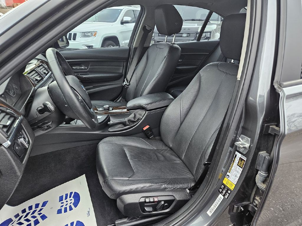 2015 BMW 3 Series Image 20