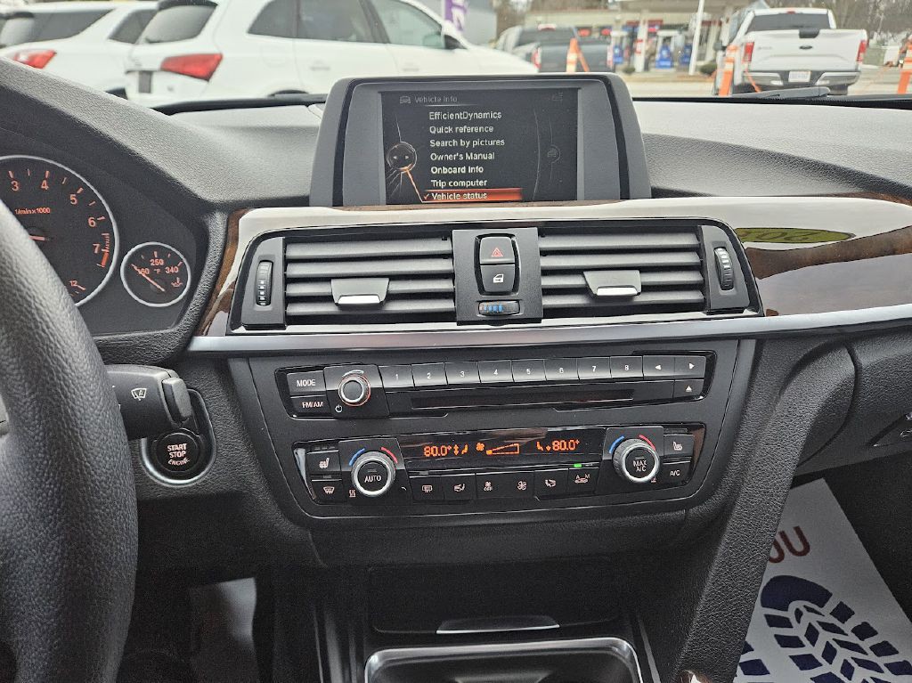 2015 BMW 3 Series Image 24
