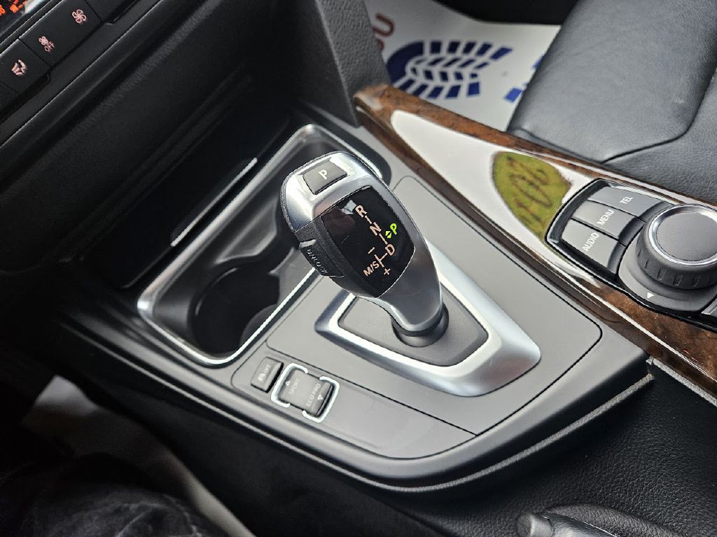2015 BMW 3 Series Image 28